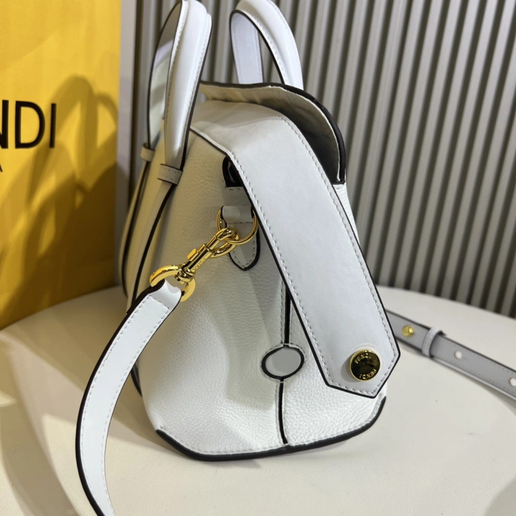 Fendi AAA Quality Handbags For Women Soft 8883