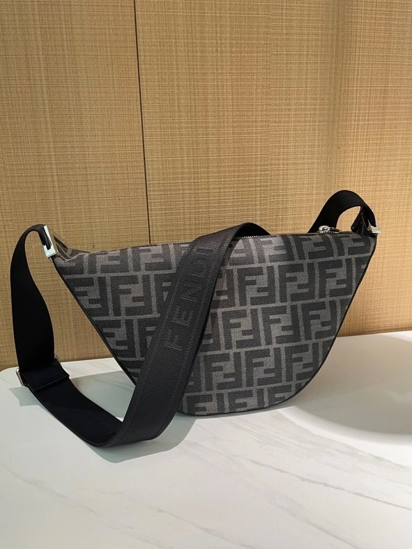 Fendi AAA Quality Messenger Bags For Unisex Comfortable 3324