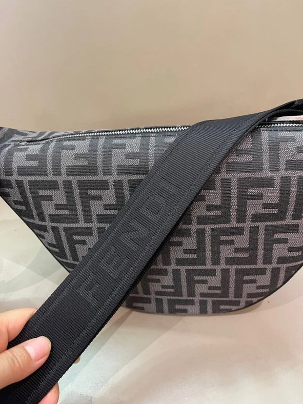 Fendi AAA Quality Messenger Bags For Unisex Comfortable 3324