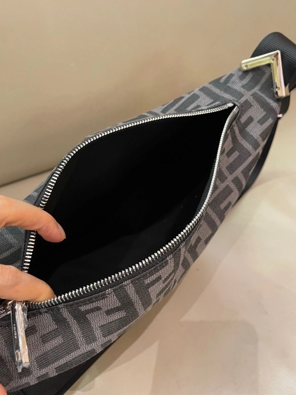 Fendi AAA Quality Messenger Bags For Unisex Comfortable 3324