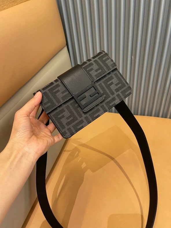 Fendi AAA Quality Messenger Bags For Unisex Soft 2257