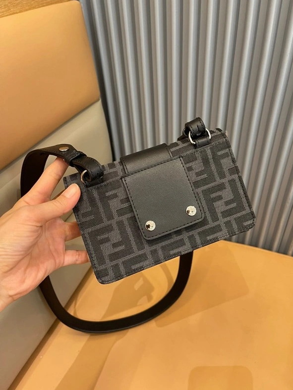 Fendi AAA Quality Messenger Bags For Unisex Soft 2257