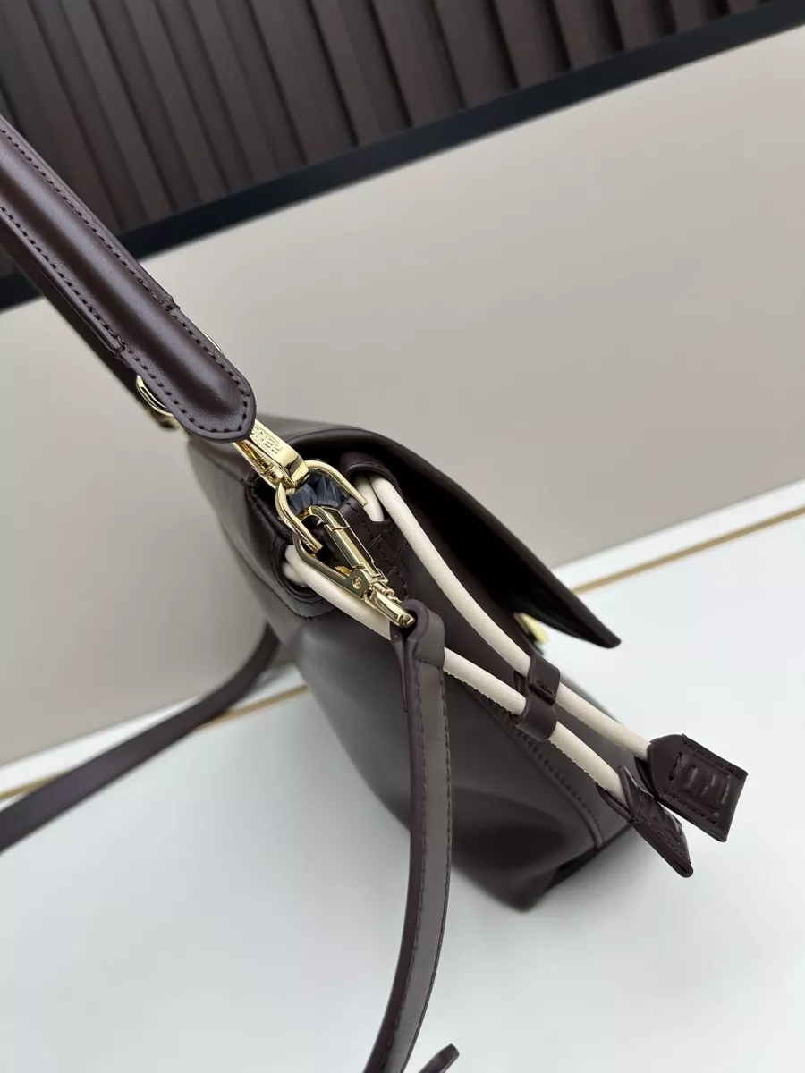 Fendi AAA Quality Messenger Bags For Women Bright 2650