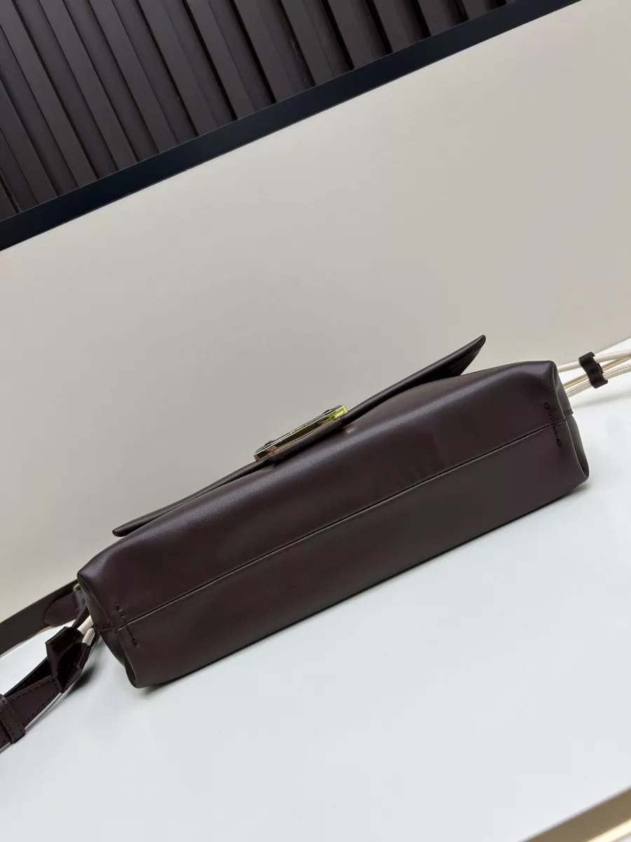 Fendi AAA Quality Messenger Bags For Women Bright 2650