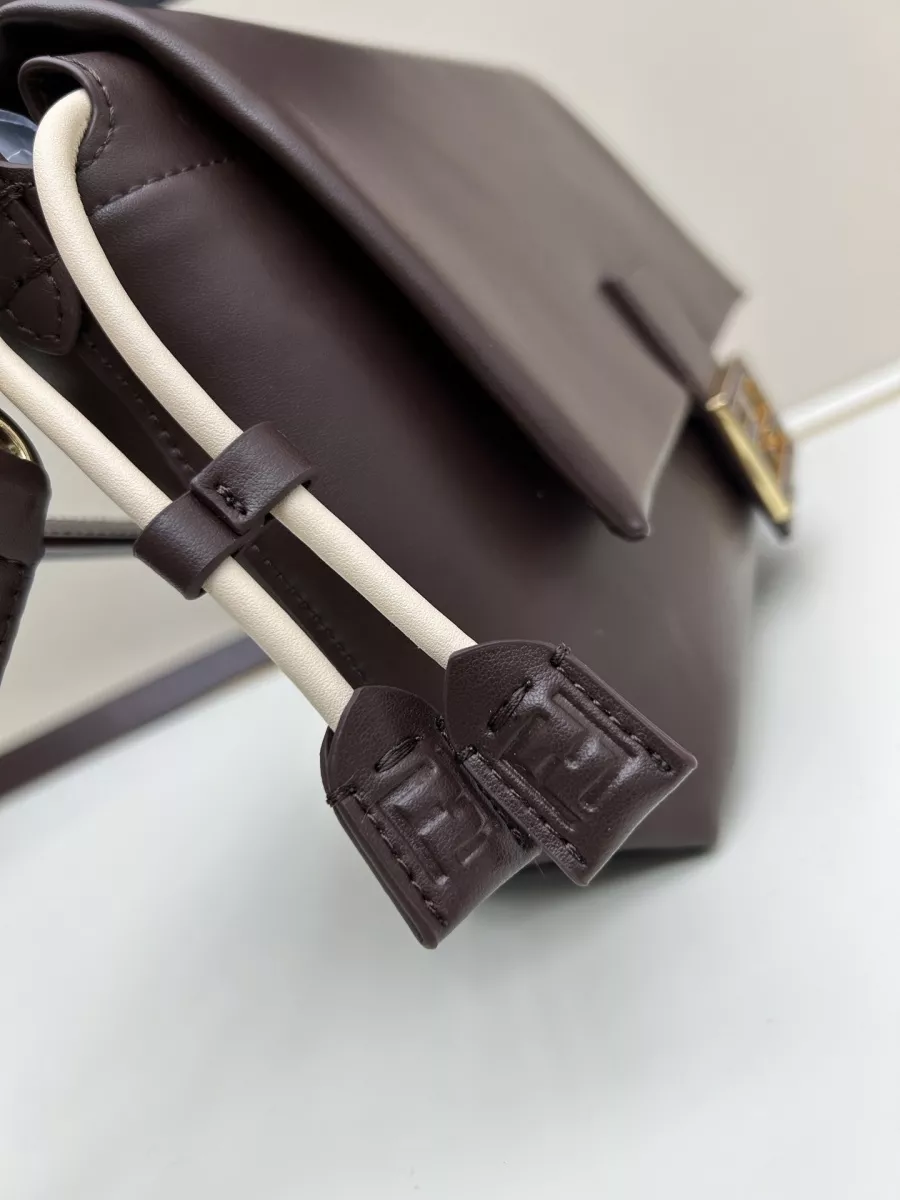 Fendi AAA Quality Messenger Bags For Women Bright 2650