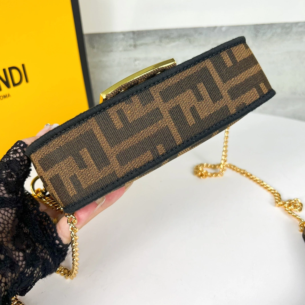 Fendi AAA Quality Messenger Bags For Women Compact 6428