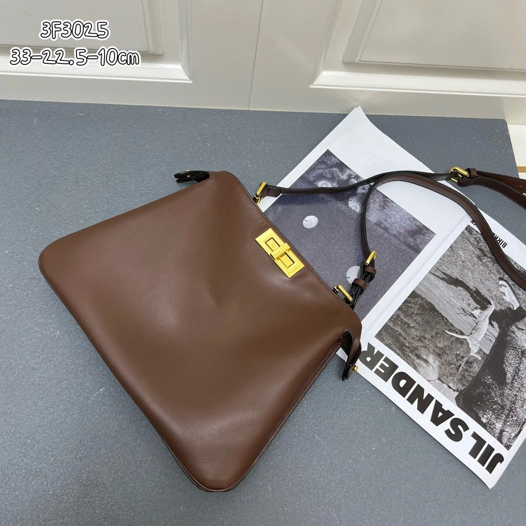 Fendi AAA Quality Messenger Bags For Women EasyMatch 2785