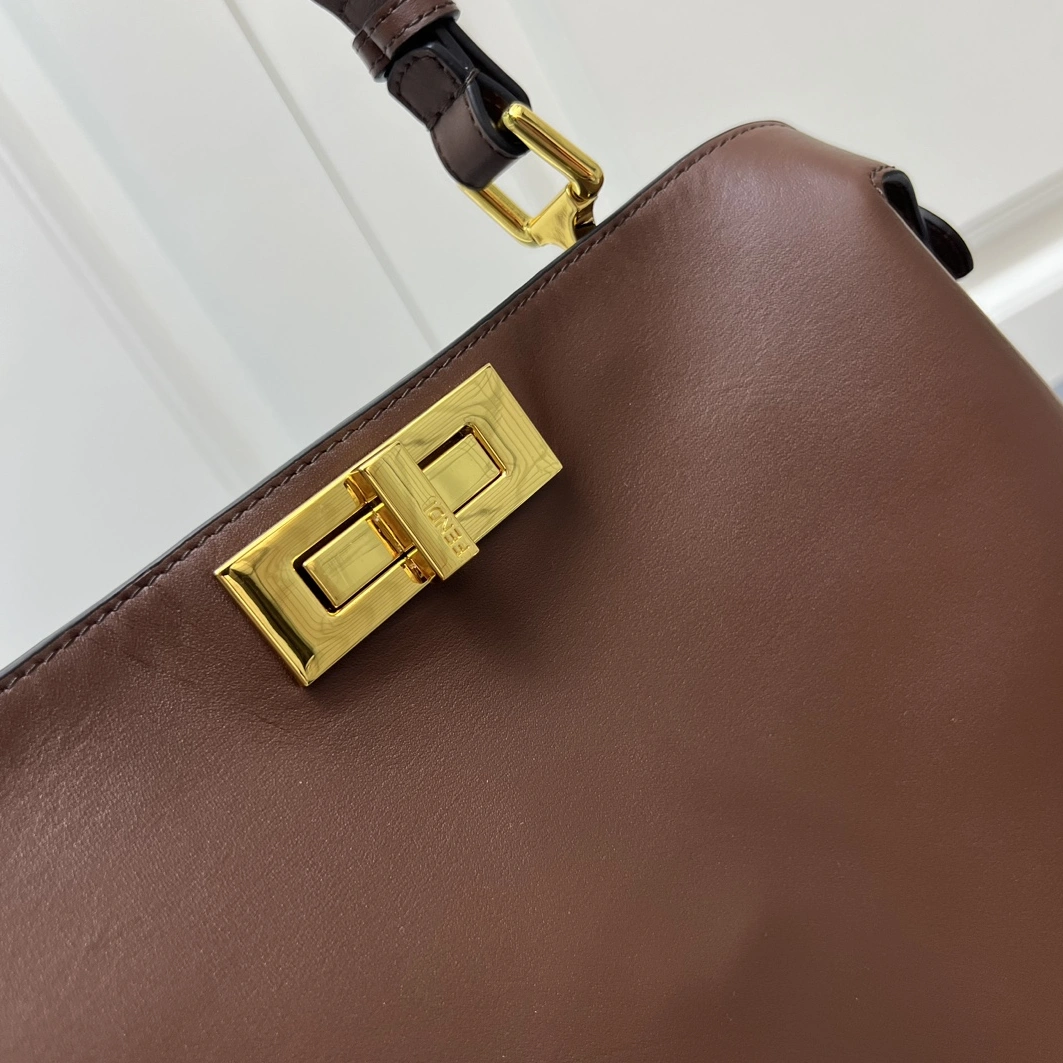 Fendi AAA Quality Messenger Bags For Women EasyMatch 2785