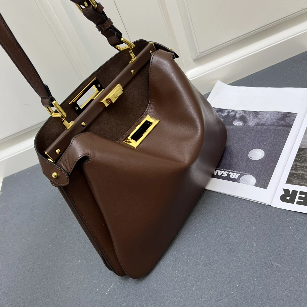 Fendi AAA Quality Messenger Bags For Women EasyMatch 2785