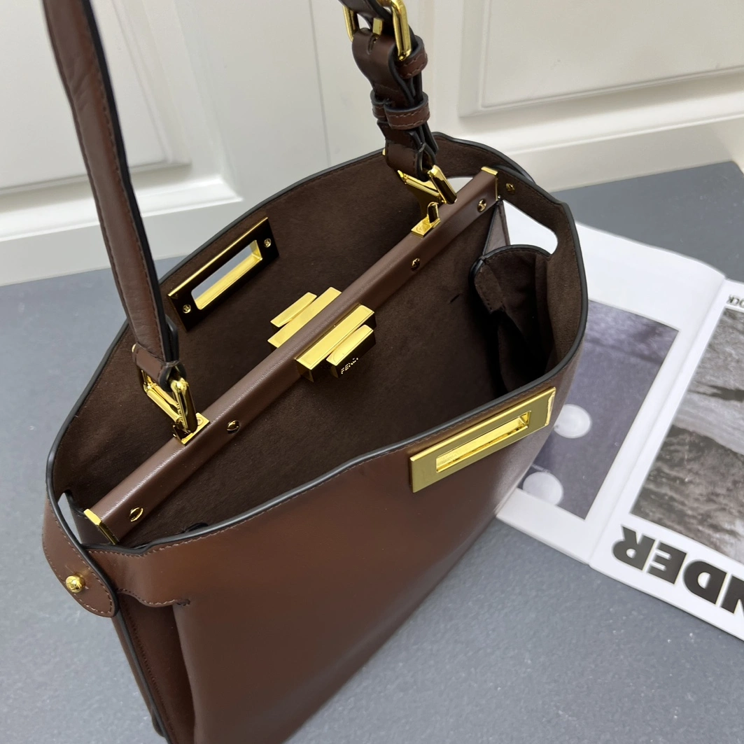 Fendi AAA Quality Messenger Bags For Women EasyMatch 2785
