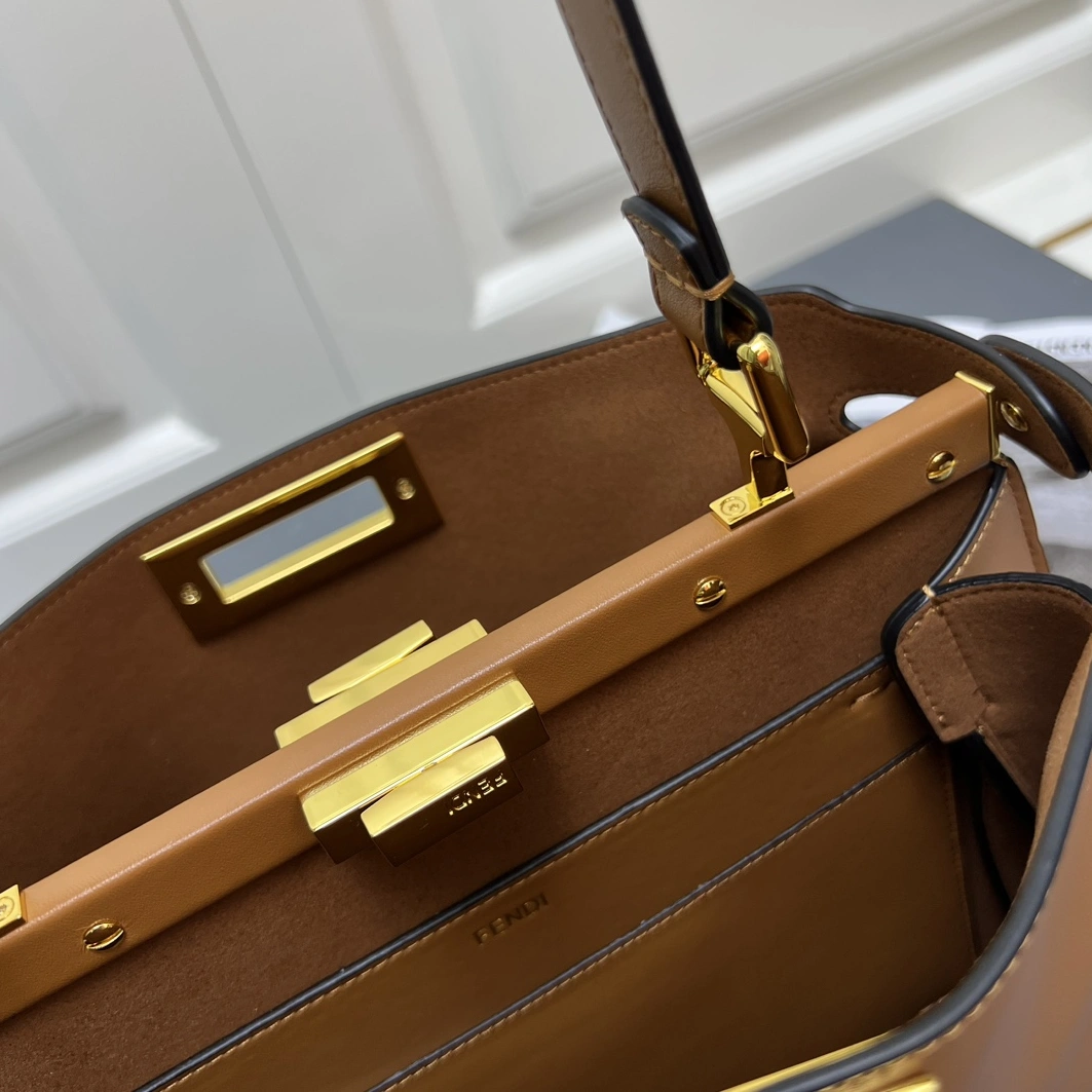 Fendi AAA Quality Messenger Bags For Women StreetReady 1981