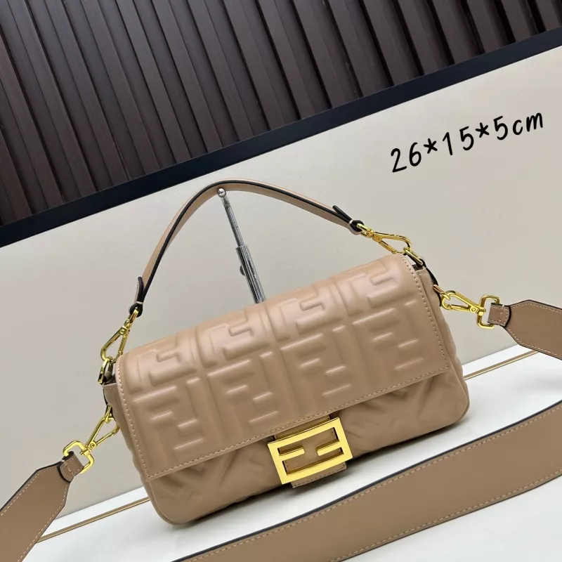 Fendi AAA Quality Messenger Bags For Women Stylish 6083