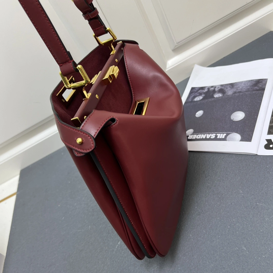 Fendi AAA Quality Messenger Bags For Women UrbanStyle 4476