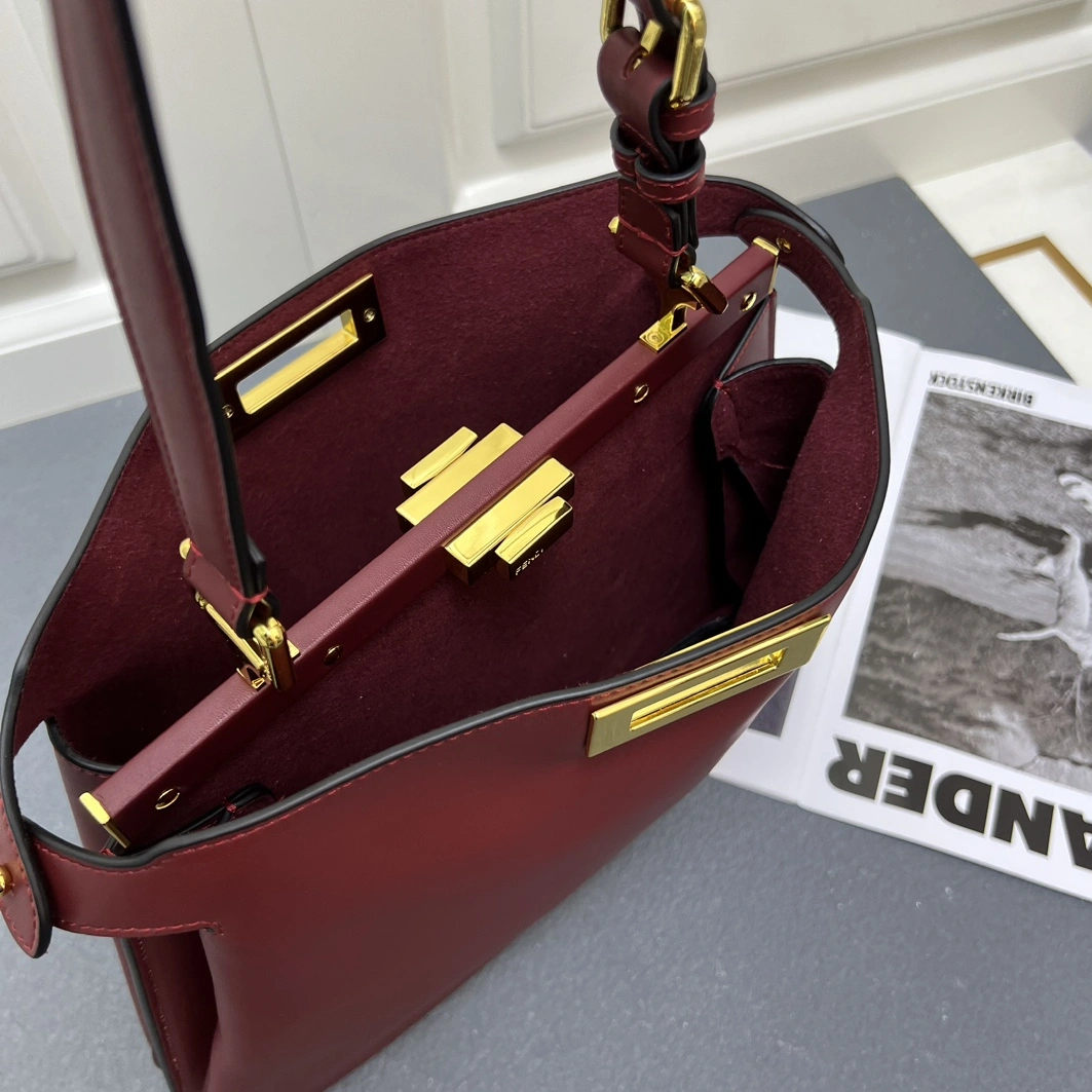 Fendi AAA Quality Messenger Bags For Women UrbanStyle 4476