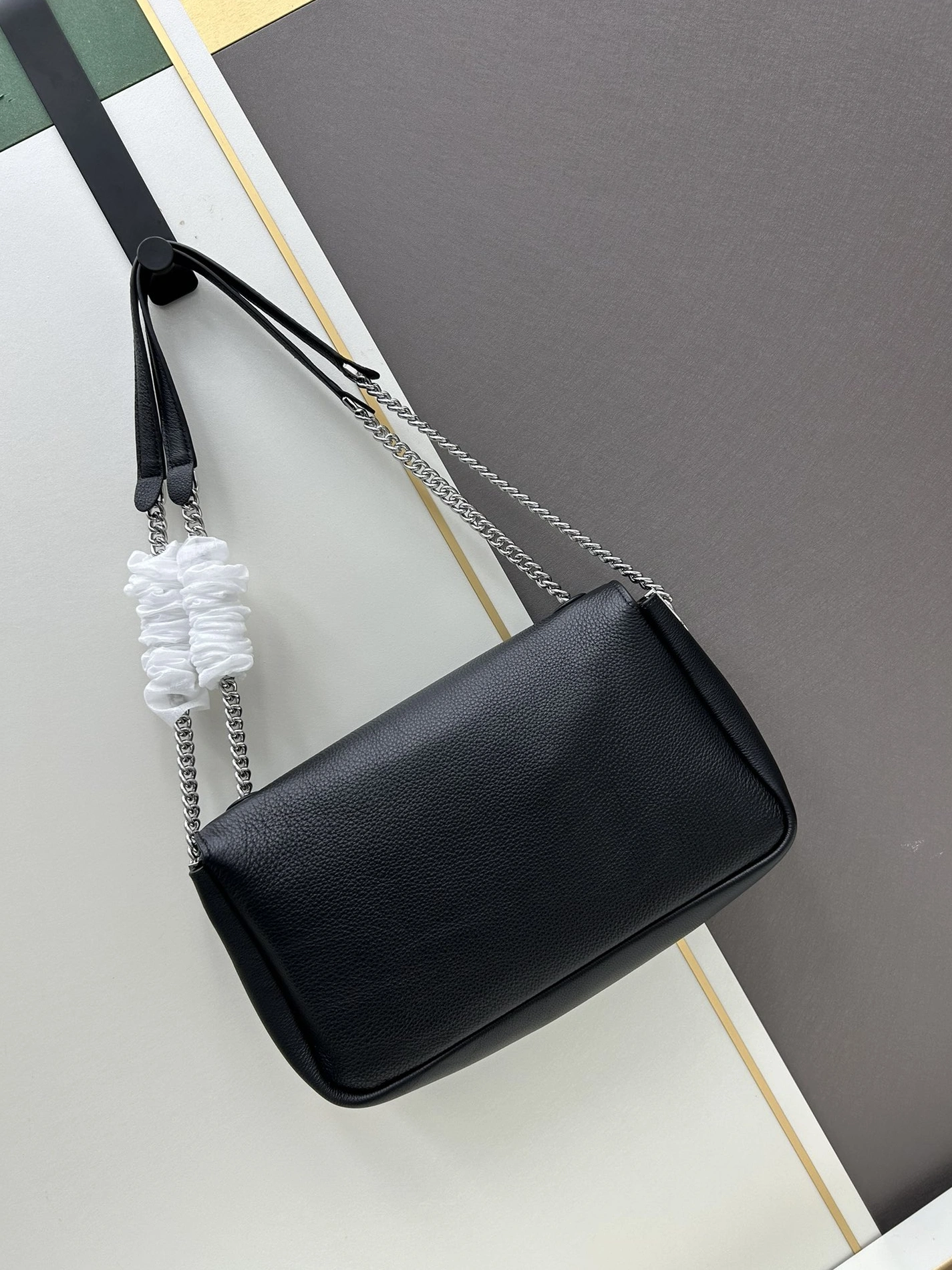Fendi AAA Quality Shoulder Bags For Women DailyWear 9041