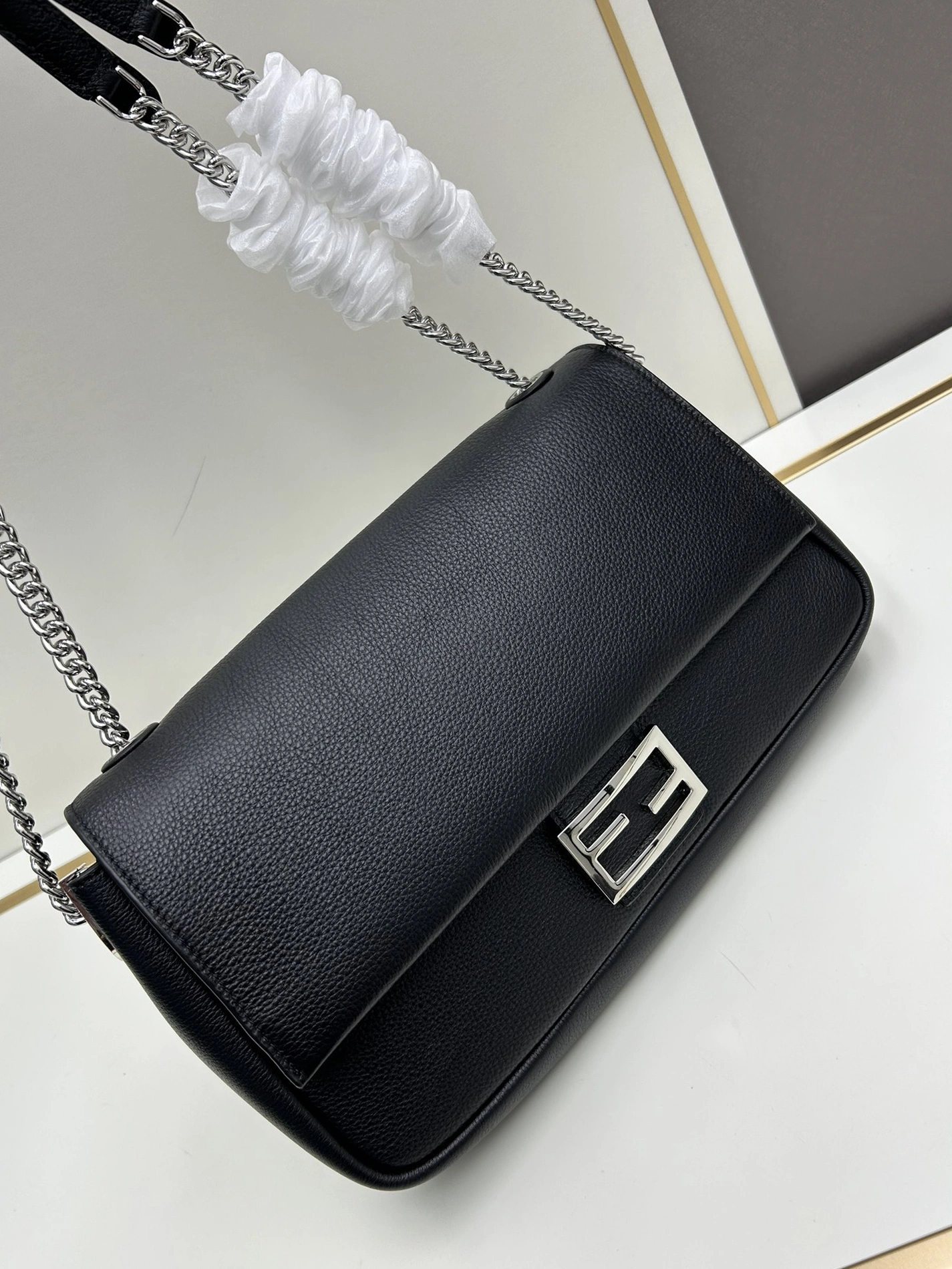 Fendi AAA Quality Shoulder Bags For Women DailyWear 9041