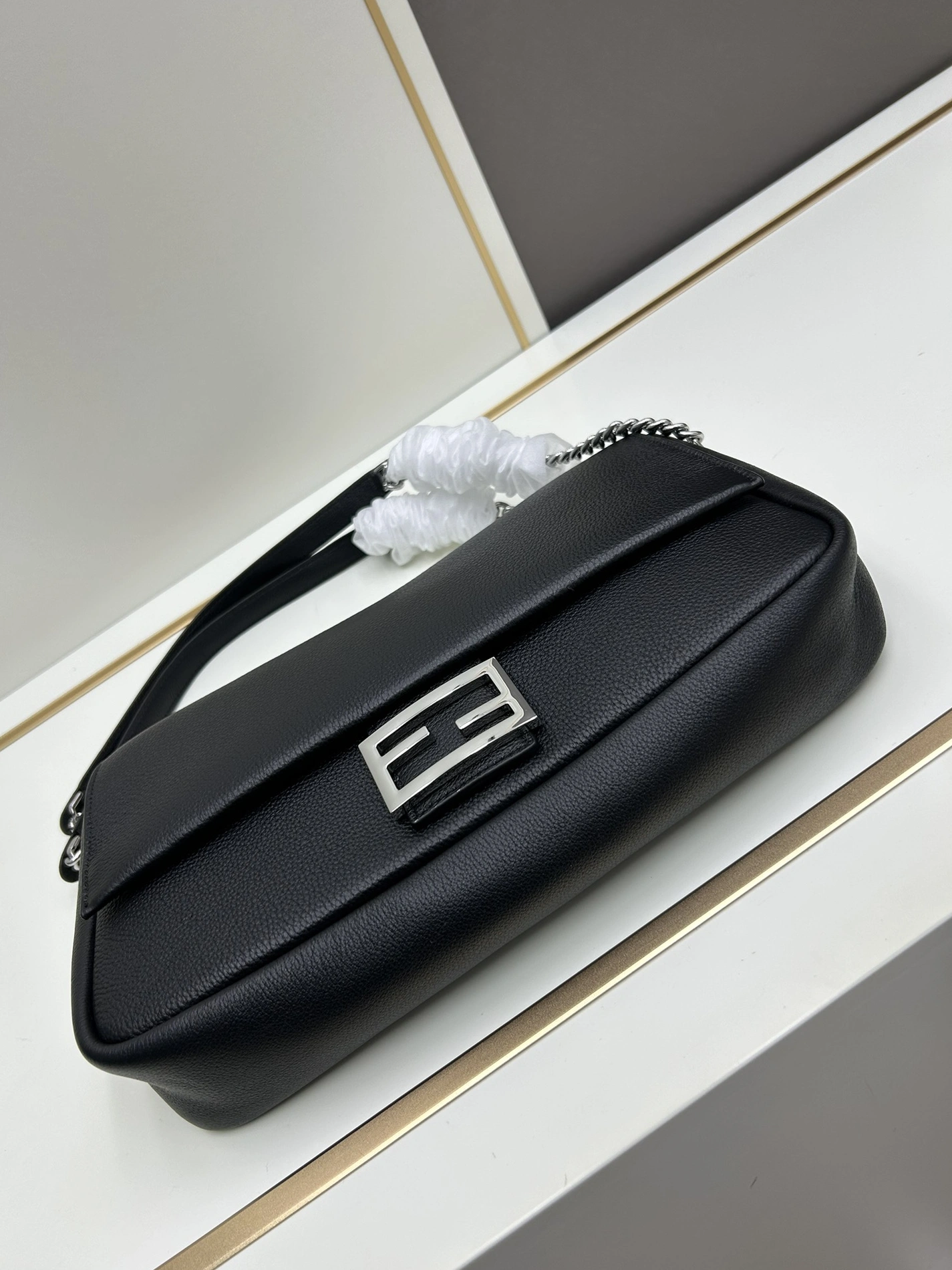 Fendi AAA Quality Shoulder Bags For Women DailyWear 9041