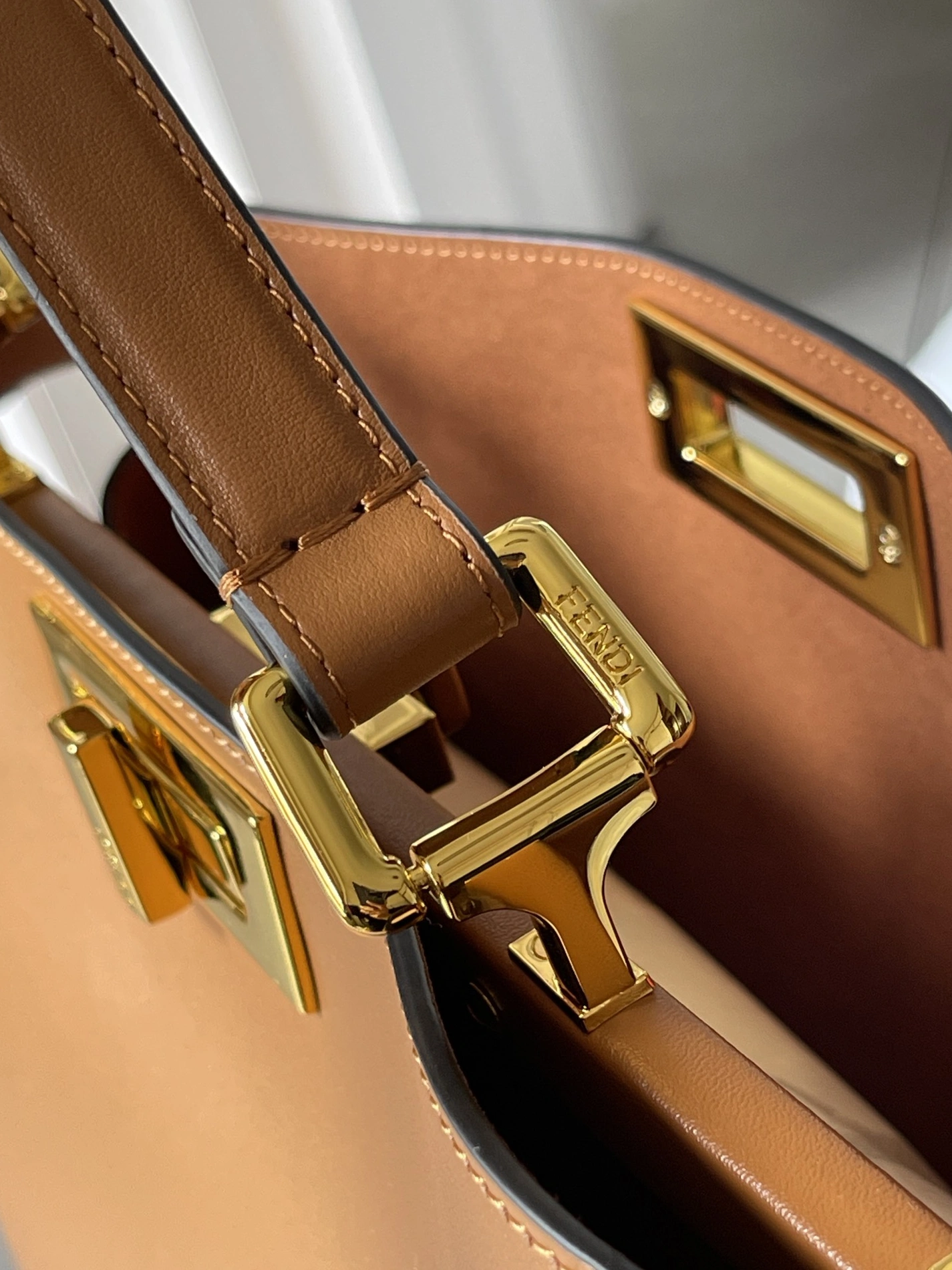 Fendi AAA Quality Shoulder Bags For Women Practical 9205