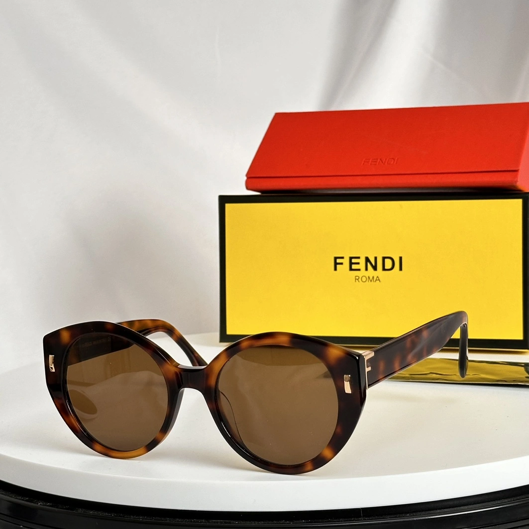 Fendi AAA Quality Sunglasses Breathable 8532