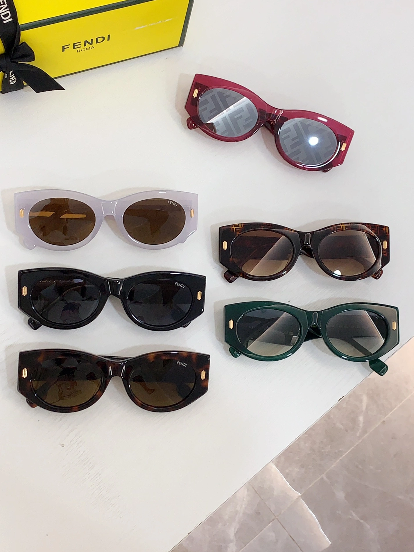 Fendi AAA Quality Sunglasses Bright 2582