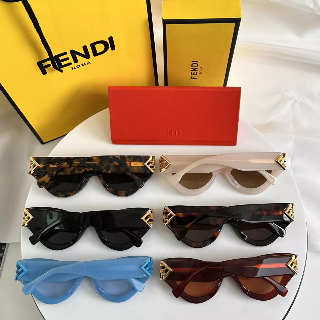 Fendi AAA Quality Sunglasses Compact 4062