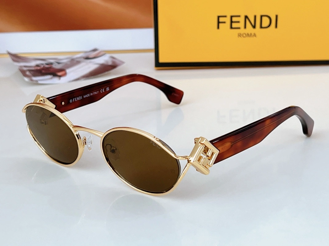 Fendi AAA Quality Sunglasses Cozy 1685
