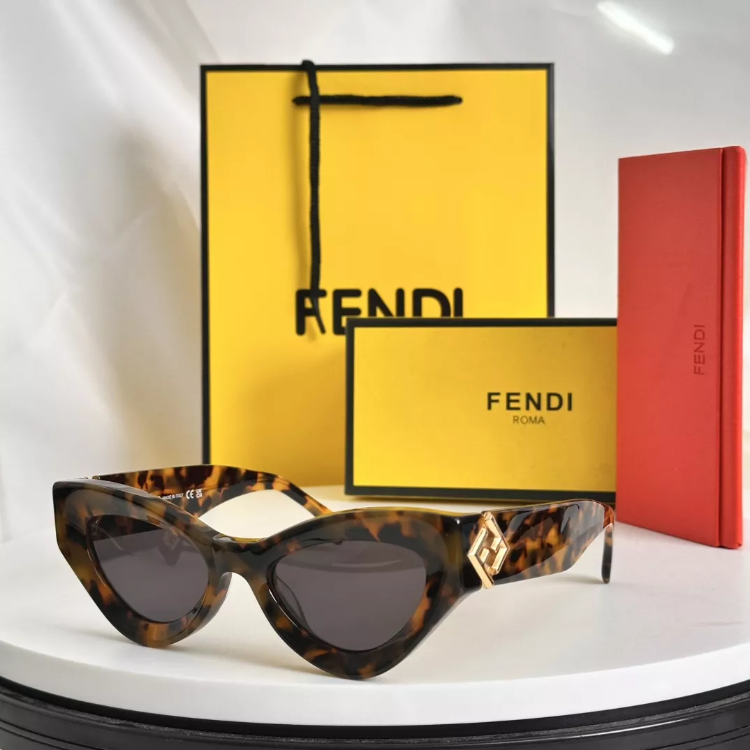 Fendi AAA Quality Sunglasses Cozy 4194