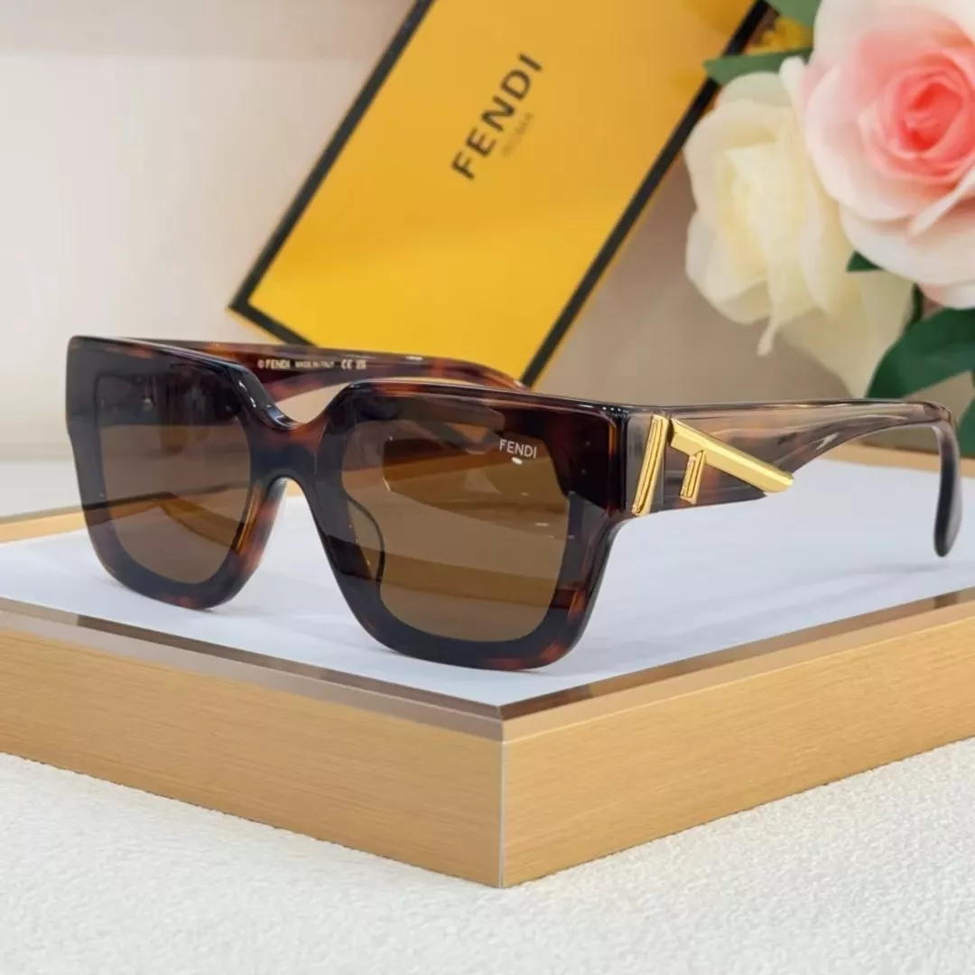 Fendi AAA Quality Sunglasses Cozy 4252