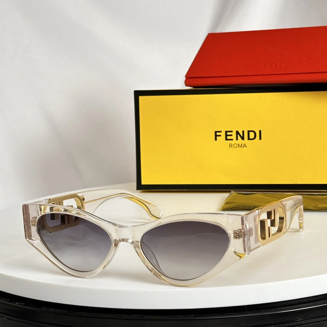 Fendi AAA Quality Sunglasses Cozy 8430