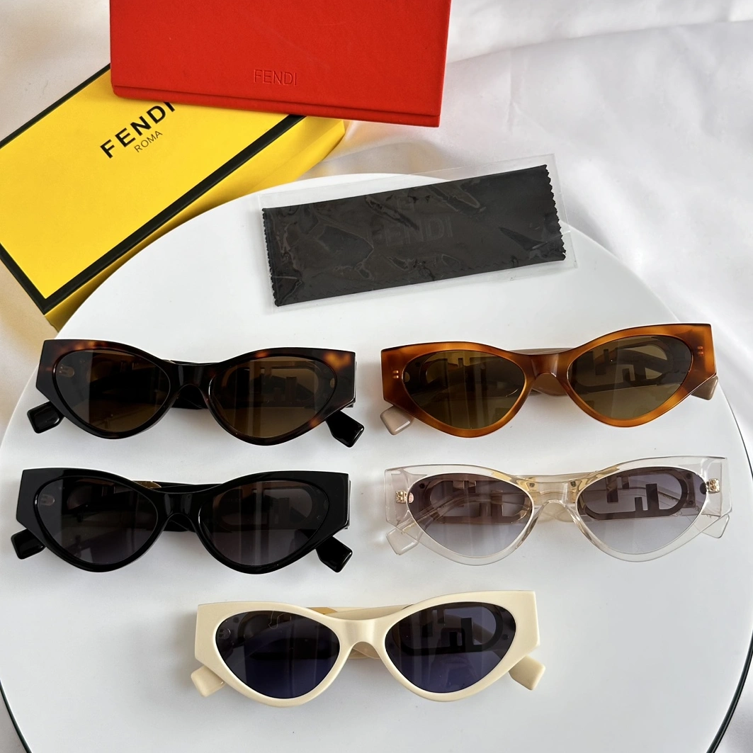 Fendi AAA Quality Sunglasses Cozy 8430