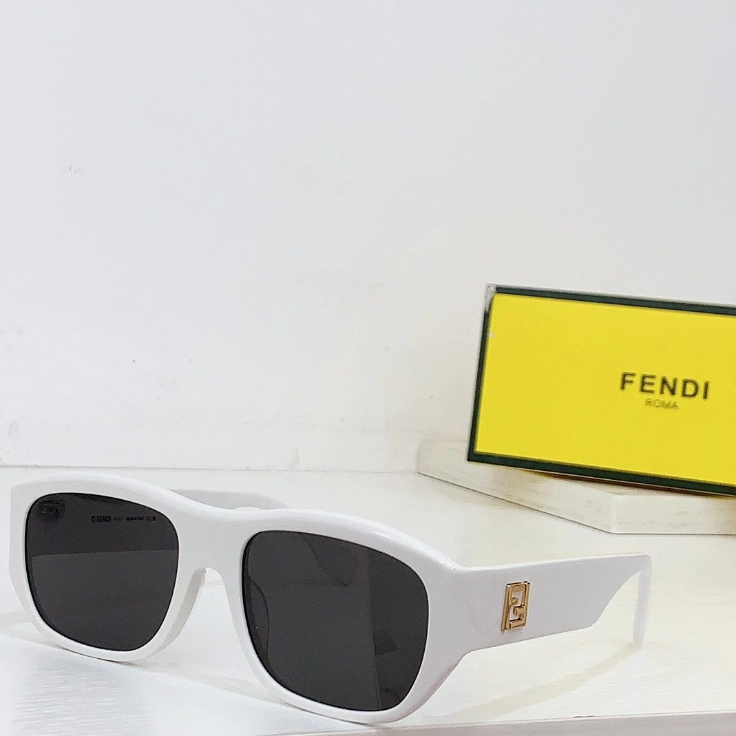 Fendi AAA Quality Sunglasses Durable 4362
