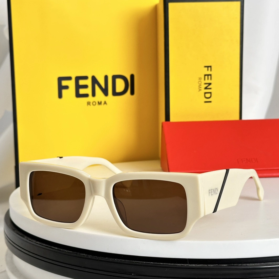 Fendi AAA Quality Sunglasses Durable 4853