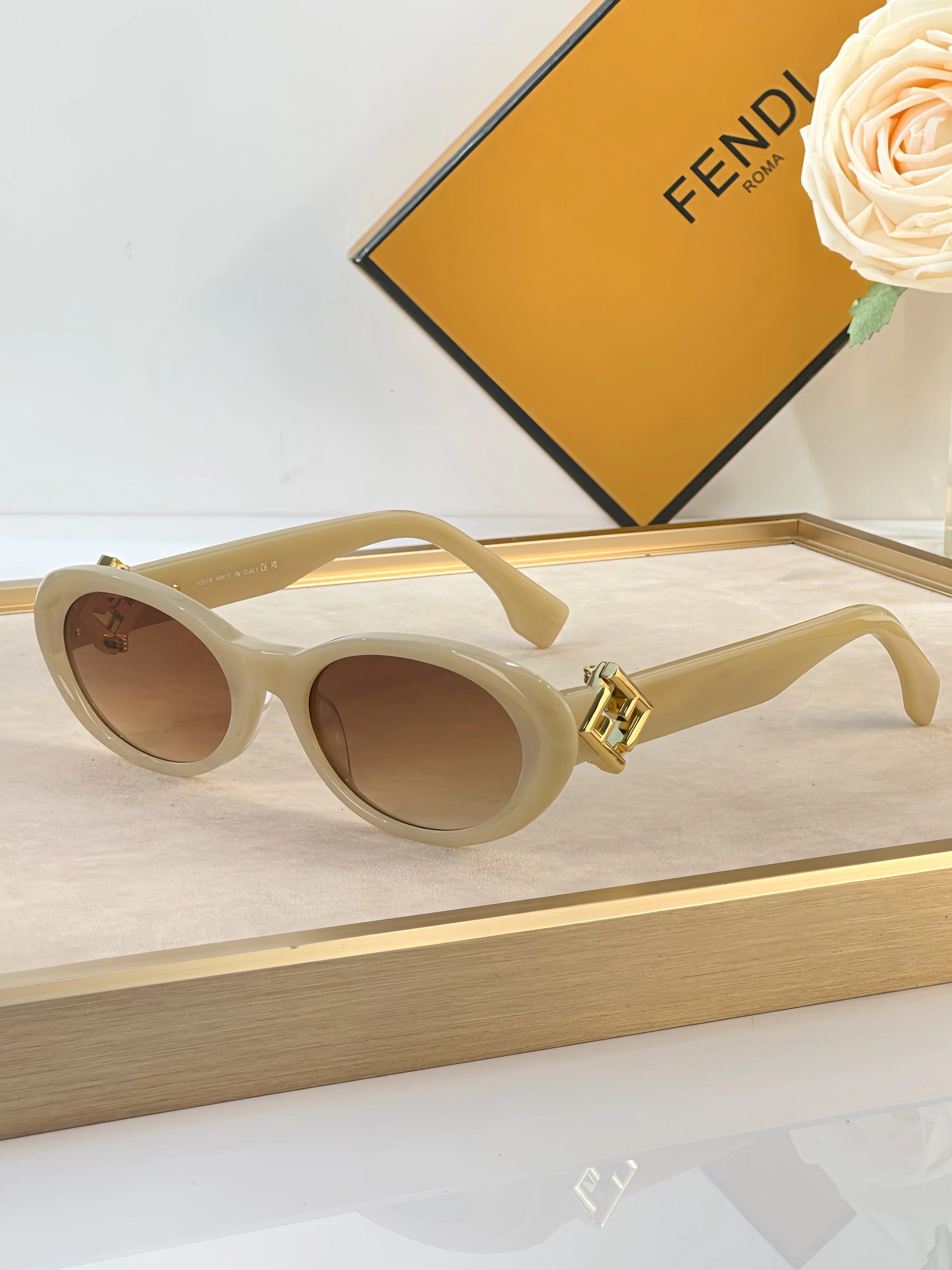 Fendi AAA Quality Sunglasses EyeCatching 9690