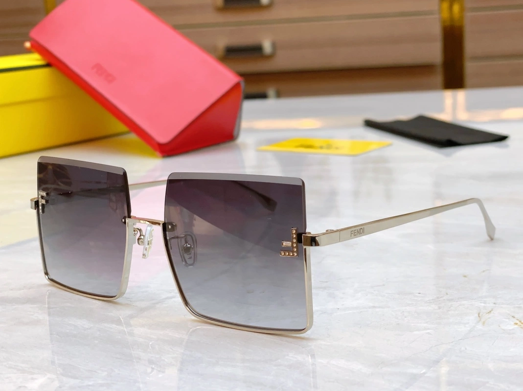 Fendi AAA Quality Sunglasses Lightweight 4755