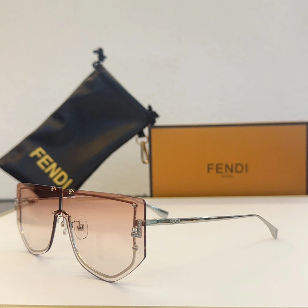 Fendi AAA Quality Sunglasses Lightweight 5224
