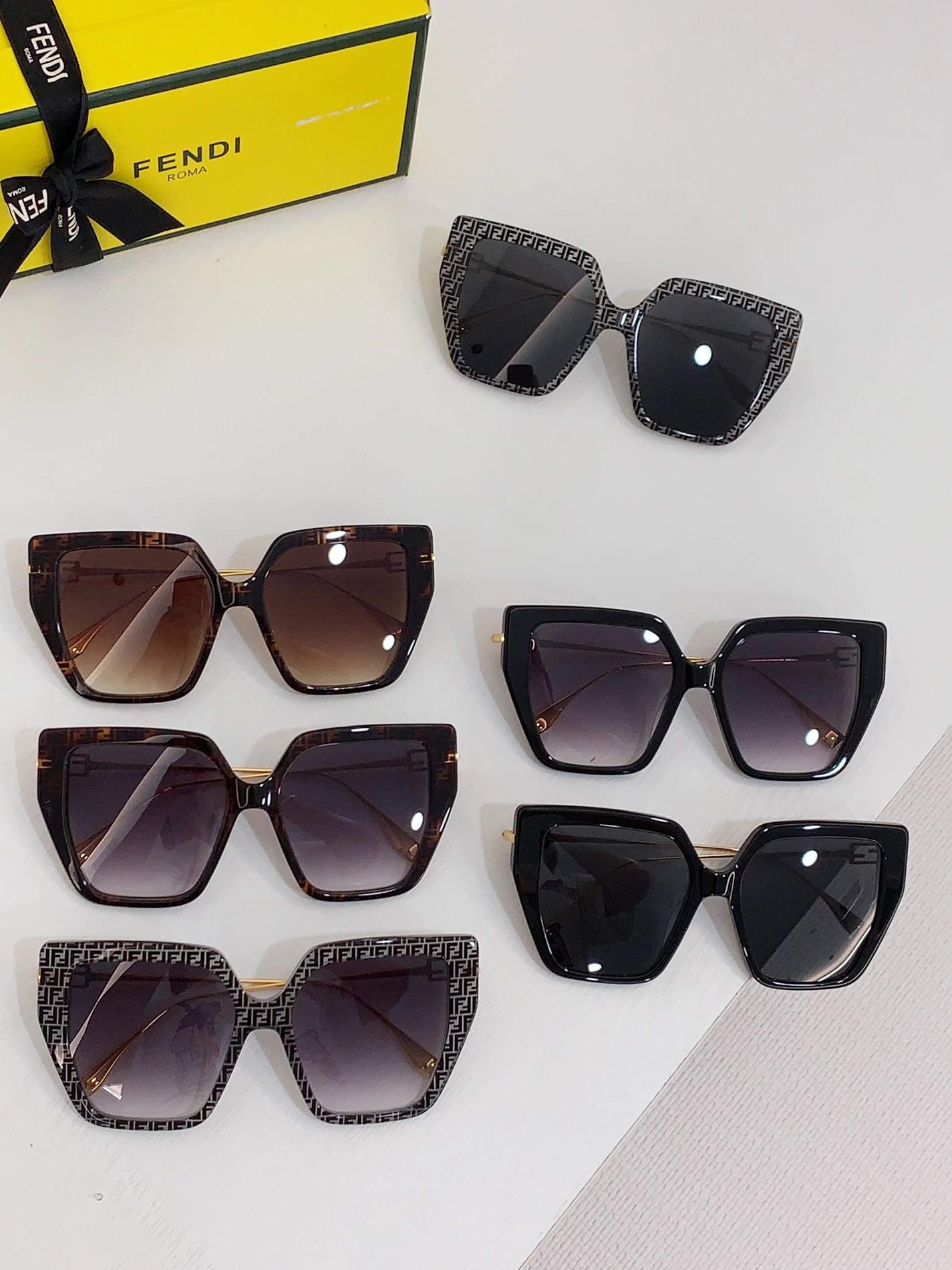 Fendi AAA Quality Sunglasses Popular 1700