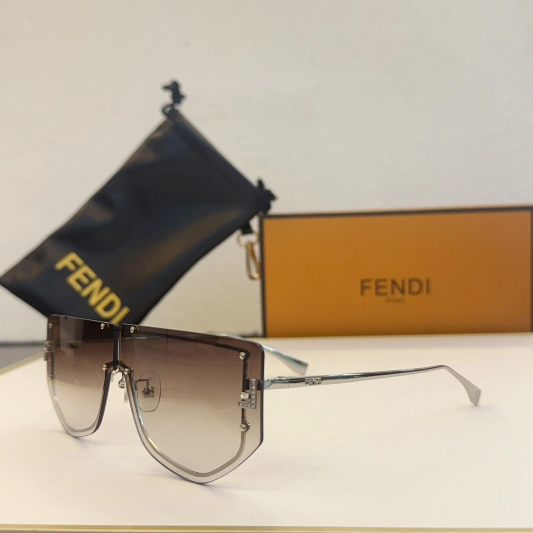 Fendi AAA Quality Sunglasses Soft 995