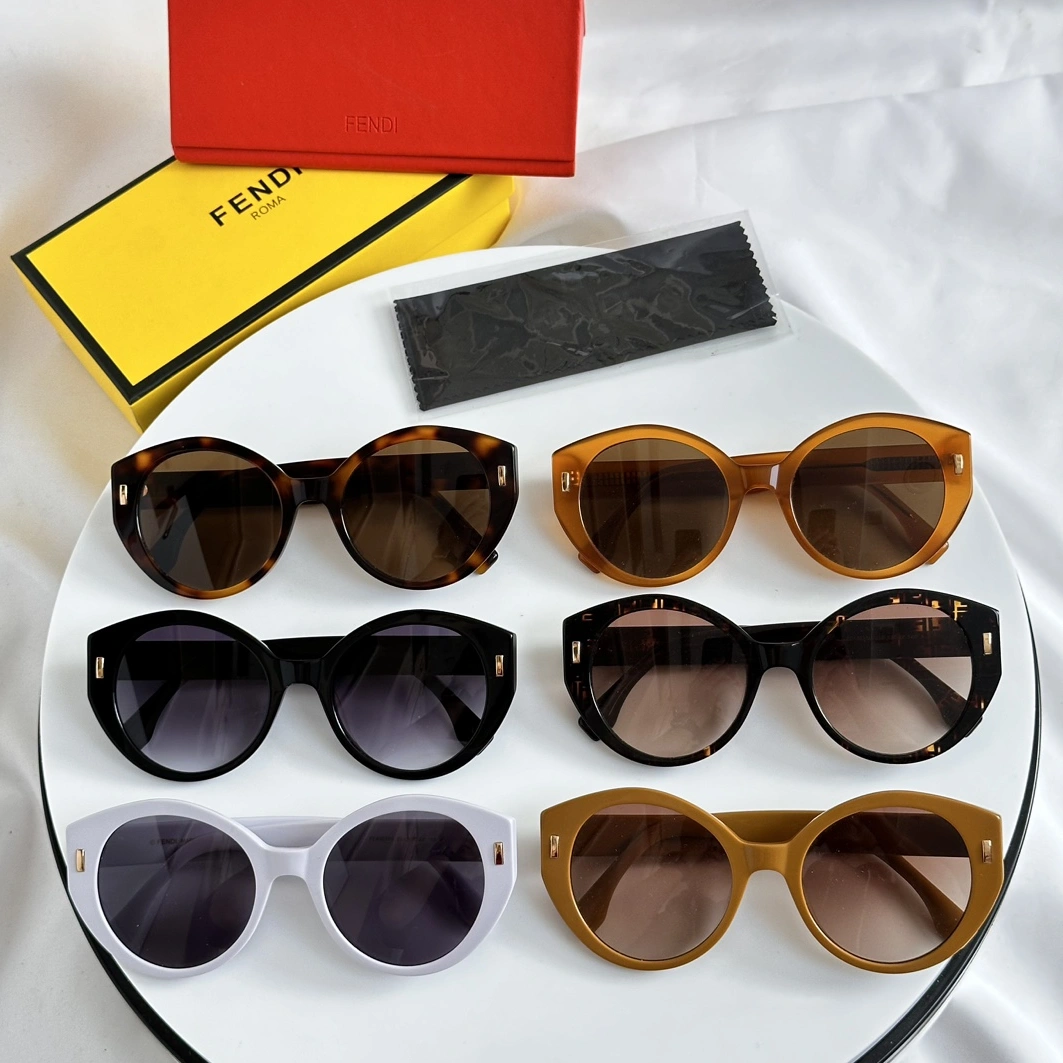 Fendi AAA Quality Sunglasses Sophisticated 9506