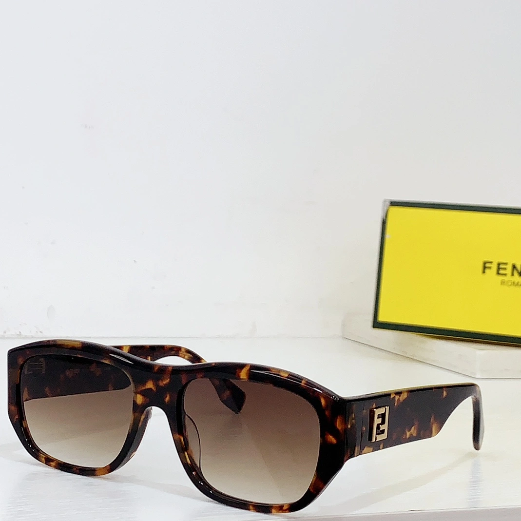 Fendi AAA Quality Sunglasses StreetReady 4652