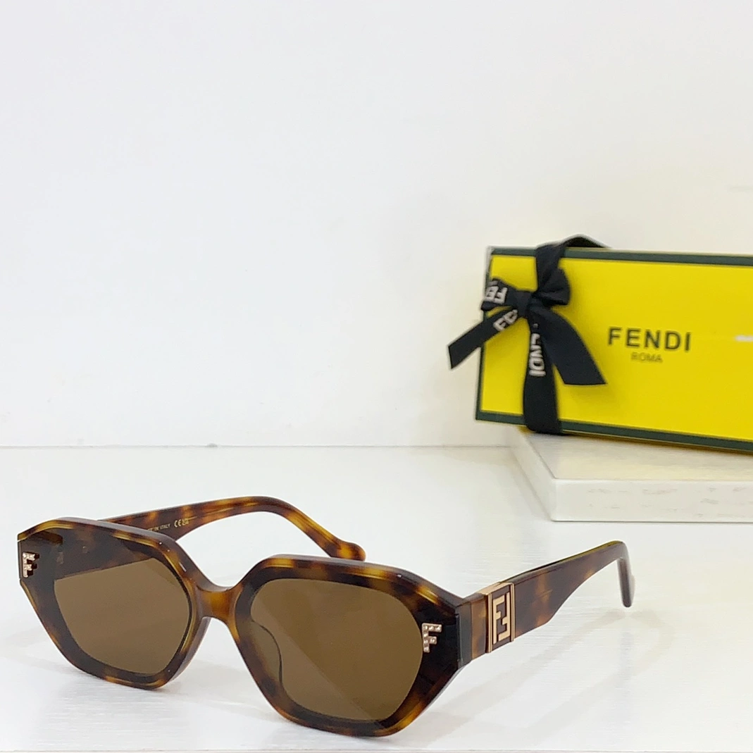Fendi AAA Quality Sunglasses Timeless 7313