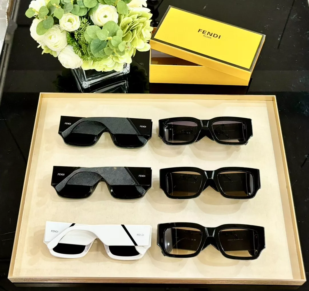 Fendi AAA Quality Sunglasses Trendsetting 5045