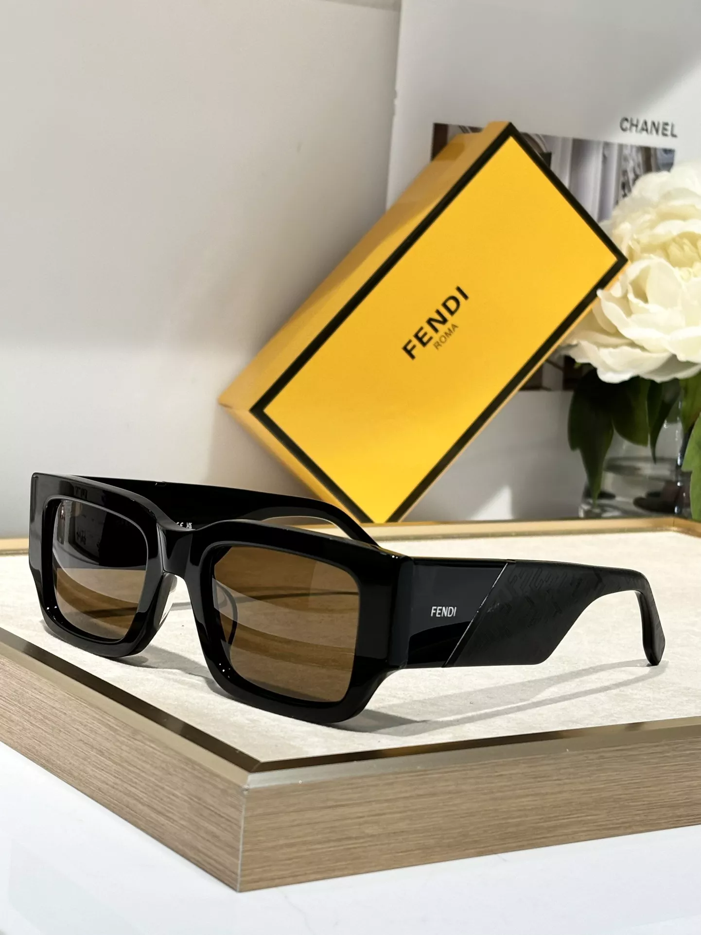Fendi AAA Quality Sunglasses Trendsetting 6223