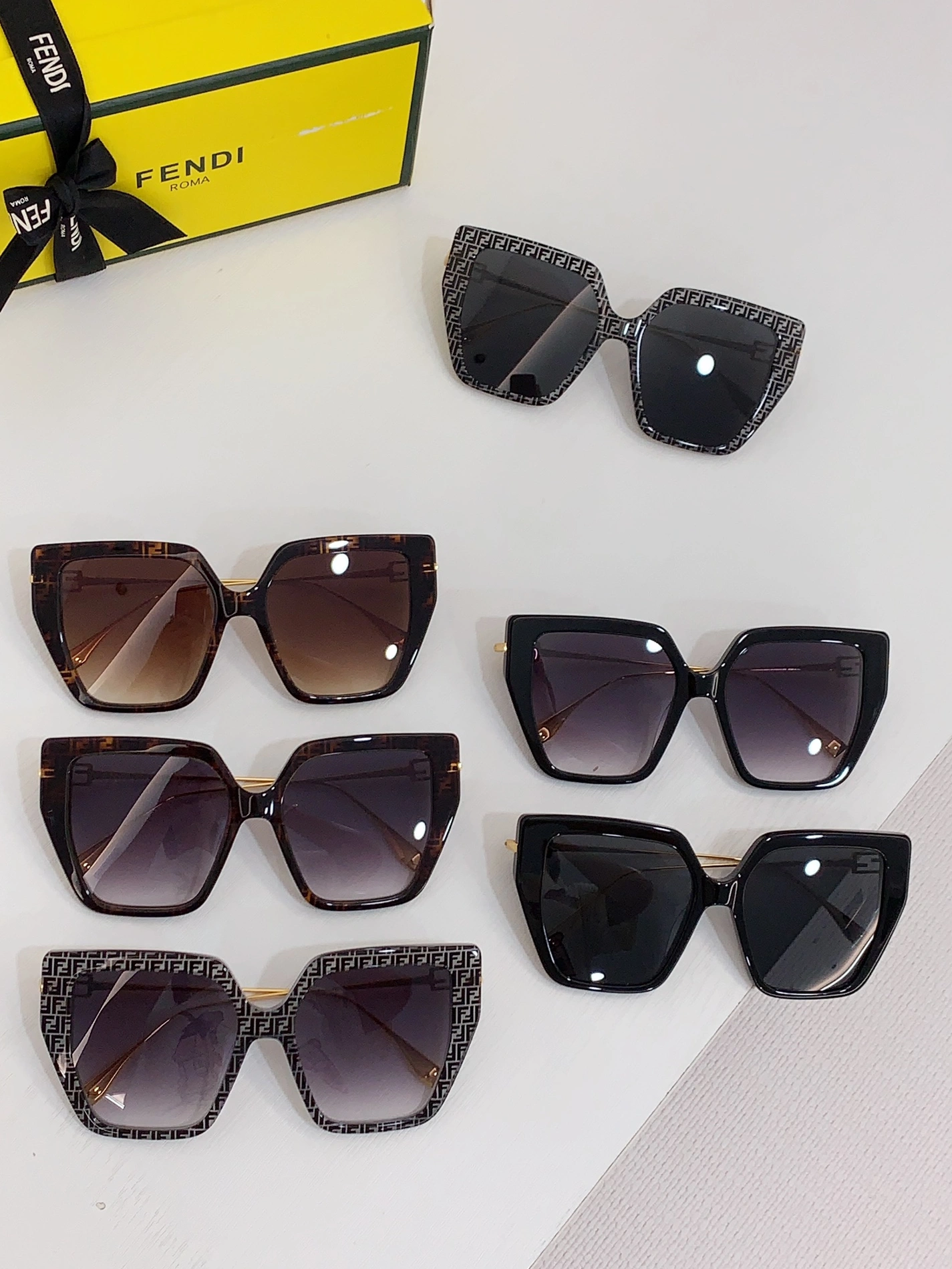 Fendi AAA Quality Sunglasses Trendsetting 8579