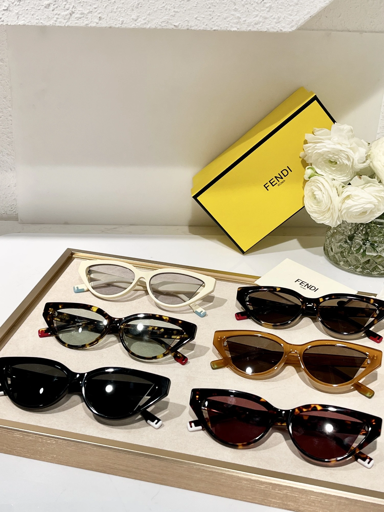 Fendi AAA Quality Sunglasses Trendy 2085