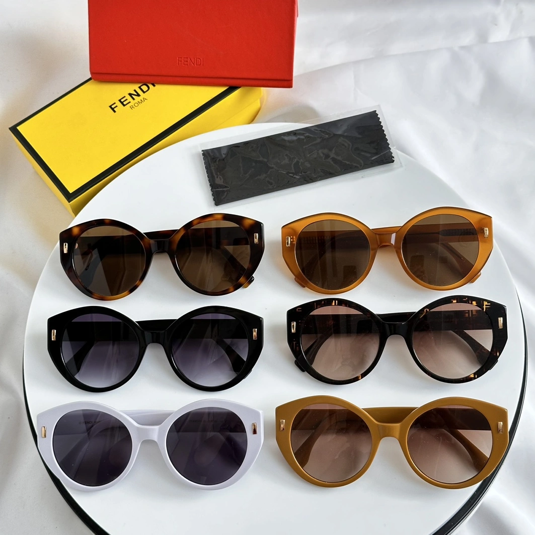 Fendi AAA Quality Sunglasses Trendy 8251