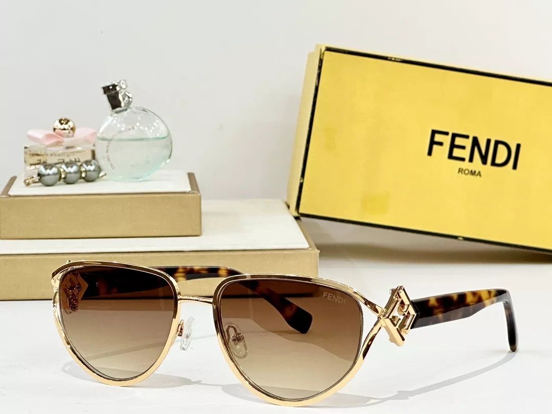 Fendi AAA Quality Sunglasses Unique 911