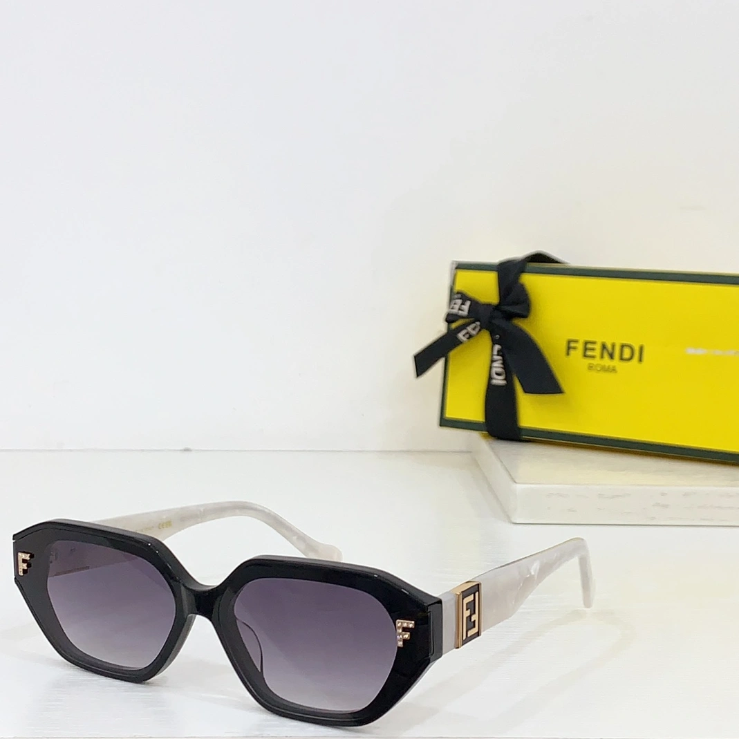 Fendi AAA Quality Sunglasses Versatile 175