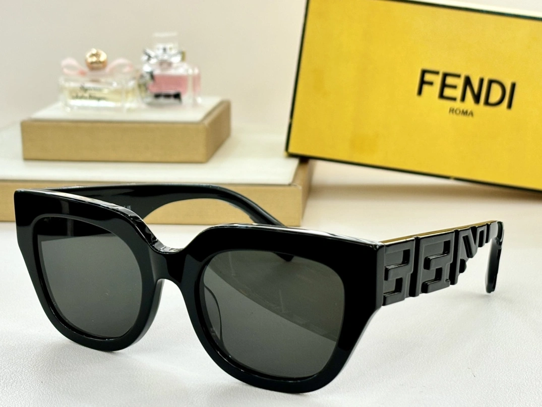 Fendi AAA Quality Sunglasses Versatile 2937