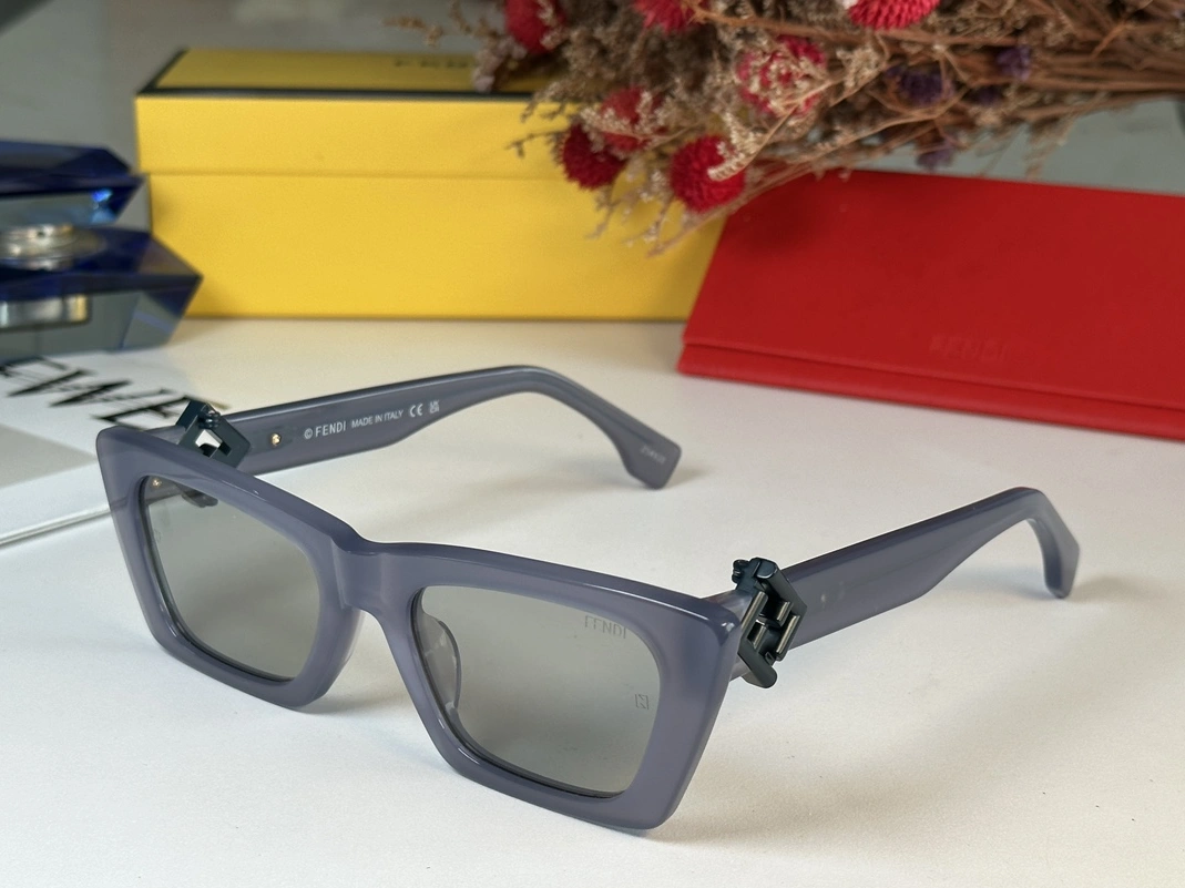 Fendi AAA Quality Sunglasses WellDesigned 4110