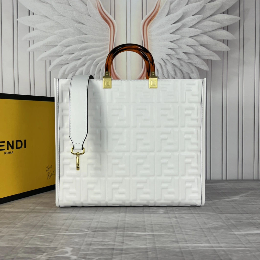 Fendi AAA Quality Tote-Handbags For Women Affordable 4837